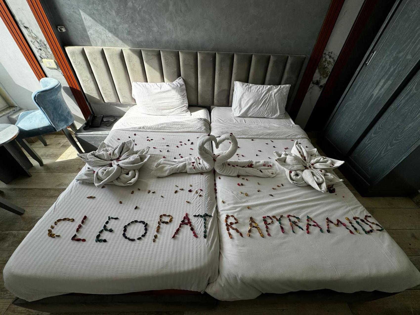 Hotel Cleopatra Pyramids View Kafrat al Jabal Luaran gambar
